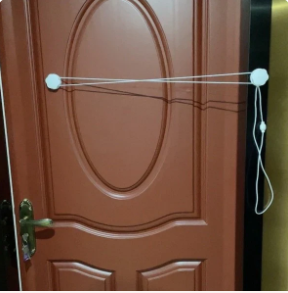 Puerta sin perforación para gatos